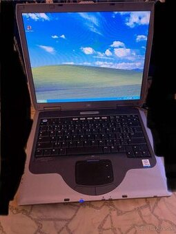 Predám starý notebook z win xp Intel cereon m 756 mb ram 40