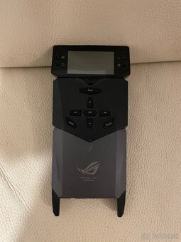 Asus ROG OC ovládací panel – málo používaný, 30 €