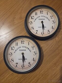 2x nástenné hodiny