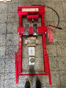 Hydraulicky lis 30T s posuvným piestom