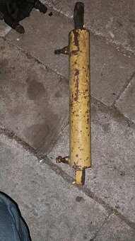 Hydraulicky piest