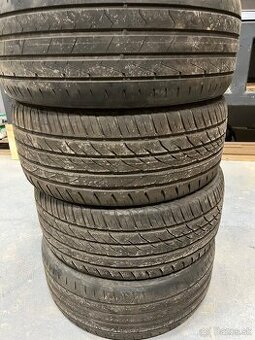245/45 R18