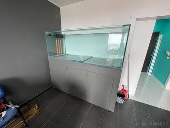 Nové akvárium 800L + stolík + filtračné akvárium