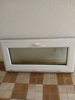 Male plastove okno