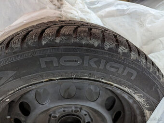 Nokian WR-D4 (M+S) + plechove disky