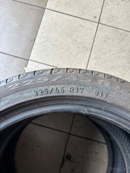 225/45R17