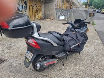 Suzuki Burgman 400