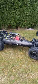 Predám ČISTO NOVÉ 1:5 BENZÍNOVÉ RC auto Rovan Baja 5b KAR.