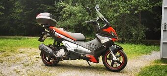Aprilia SR MAX 125