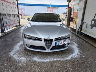 Alfa Romeo 159 2,4 jtdm 147 kw za 2300€