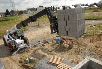 Služby teleskopickým nakladačom BOBCAT T4017