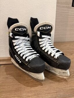 Detské hokejové korčule CCM veľkosť 35