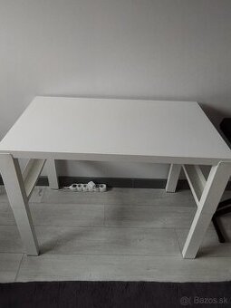 Písací stôl
