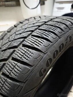 Goodyear ULTRAGRIP PERFORMANCE + SUV 225/55 R18 102V - 1