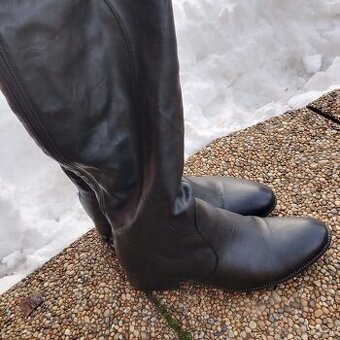 Damske vysoke cizmy velk.41