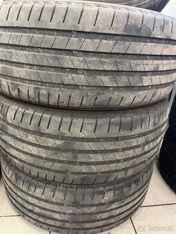 Predám 235/45R18 letné