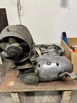 Motor ČZ 175/502 skúter. Jednovýfuk.