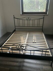 Kovová manželská  postel