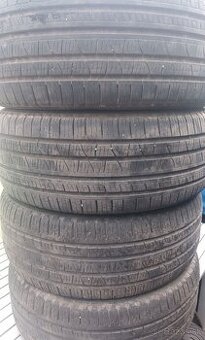 Celoročne pneu 235/55R17