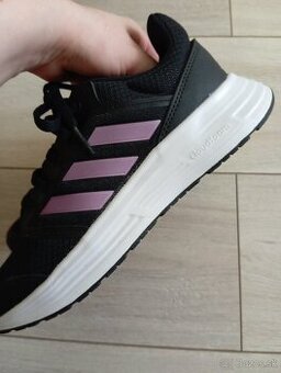 Dámske botasky Adidas 38