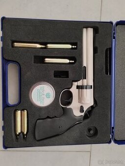 SMITH&WESSON VZDUCHOVÁ PIŠTOL 4,5mm