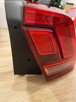 Predám pravé zadné vonkajšie svetlo VW tiguan