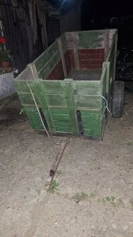 Vlečka za traktor brzdena