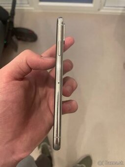 iPhone XS + AirPods 2