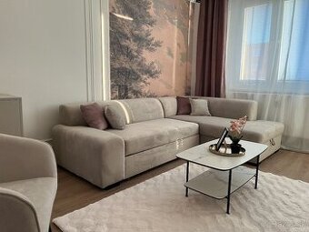 ŠTÝLOVÝ, KOMPLETNE ZREKONŠTRUOVANÝ 3-IZBOVÝ BYT V KOMÁRNE - 1