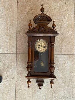 Nástenné hodiny zn. Junghaus