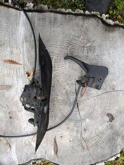 Zámok prednej kapoty Superb1 2005