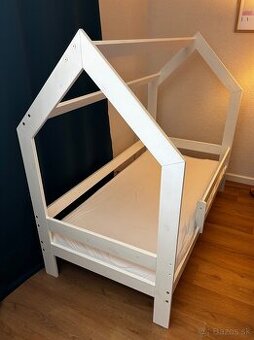 Detská postieľka Domček