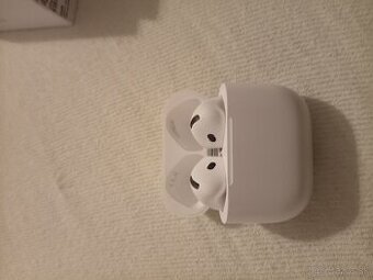 Airpods 4