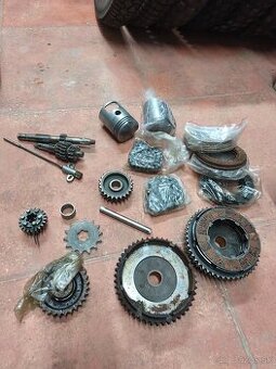 Predám diely motora na Jawu Švéda S553 579 S554