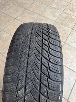 Bridgestone Blizzak LM001  225/55 R18 1ks zimne