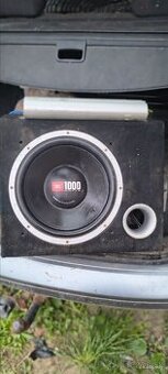 Predám Subwoofer JBL zosilňovačom