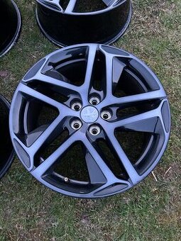 Alu disky originál Peugeot 308 5x108 R18 čierne