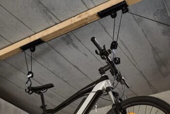 Držiak na bicykel - stropný.