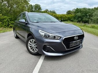Hyundai i30 combi family