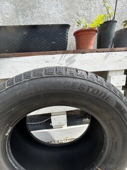Dve zimné pneumatiky BRIDGESTONE