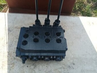 Hydraulický rozvádzač Jihlavan troj sekciový