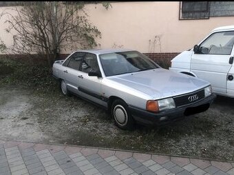 AUDI 100