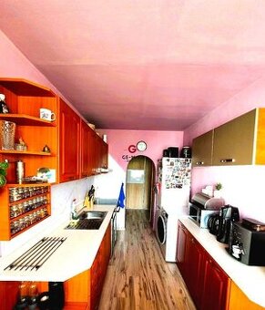 VEĽKÝ 4-IZBOVÝ BYT PO REKONŠTRUKCII – HUMENNÉ, SÍDLISKO III