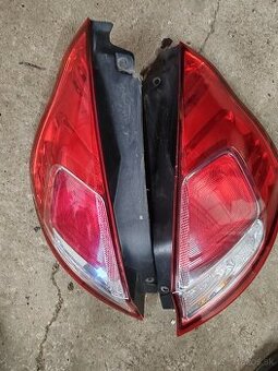 Predám zadné svetlá na ford fiesta mk7 - 1