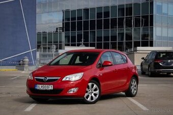 Opel Astra 1.4 Turbo 140k Enjoy