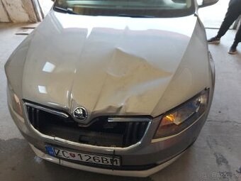 Rozpredam Skoda Octavia 3 1,6tdi farba strieborna. LA7W.