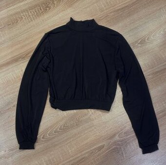 Dámska crop blúzka s otvoreným chrbtom