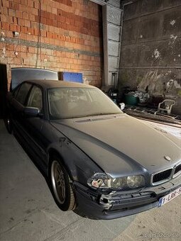 BMW E38 740il V8 Log