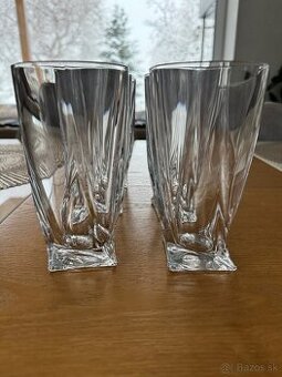 Sada poharov a dzban