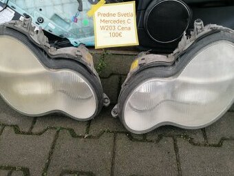 Predné svetlá Mercedes C W203 Cena 100.€